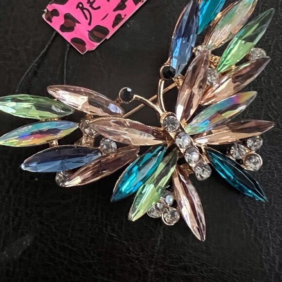 🦋 Betsey Johnson sparkling butterfly brooch🦋 - Picture 1 of 5